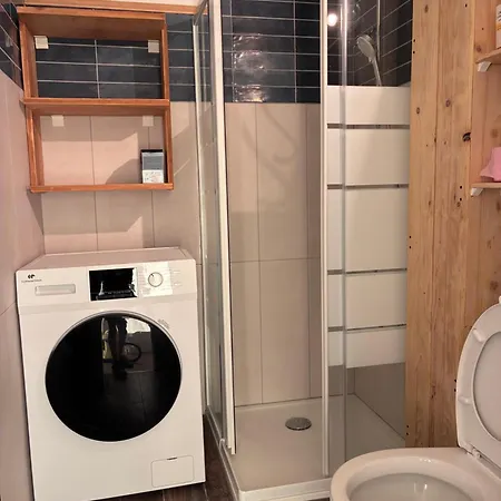 בית אירוח Avec Salle De Bain, Cuisine, Balcon, Clim Et Parking Prive ,bordeaux Centre Nansouty *