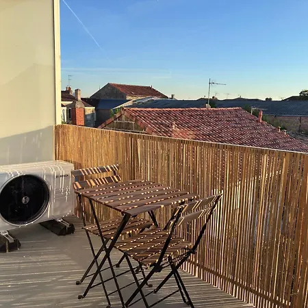 Avec Salle De Bain, Cuisine, Balcon, Clim Et Parking Prive ,bordeaux Centre Nansouty בית אירוח