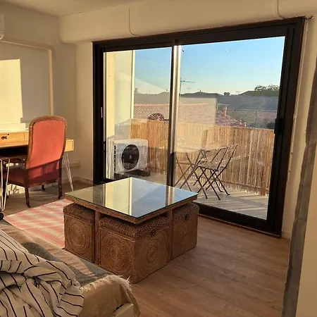 בית אירוח Avec Salle De Bain, Cuisine, Balcon, Clim Et Parking Prive ,bordeaux Centre Nansouty *