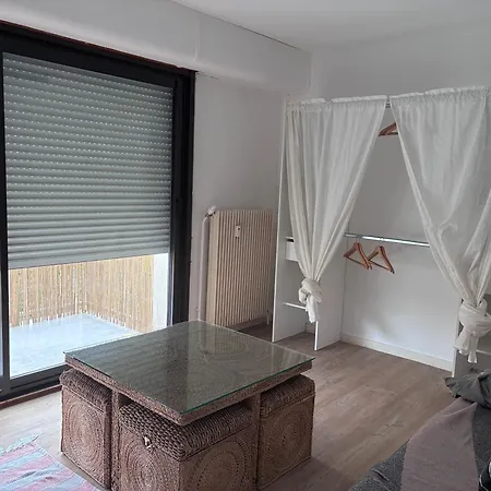 Avec Salle De Bain, Cuisine, Balcon, Clim Et Parking Prive ,bordeaux Centre Nansouty בית אירוח *