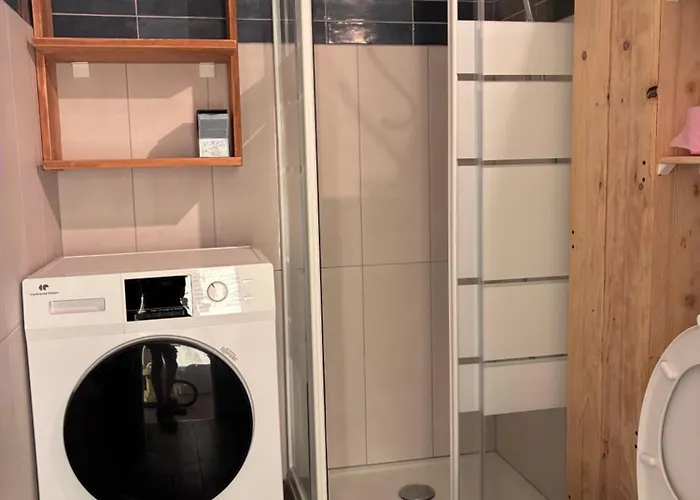 民宿 Avec Salle De Bain, Cuisine, Balcon, Clim Et Parking Prive ,bordeaux Centre Nansouty *