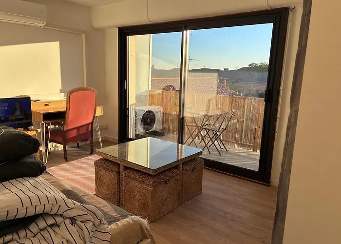 民宿 Avec Salle De Bain, Cuisine, Balcon, Clim Et Parking Prive ,bordeaux Centre Nansouty *